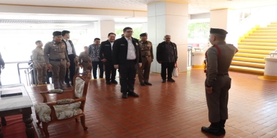 ต้อนรับ นายรังสิมันต์ โรม ประธานคณะกรรมาธิการกฎหมาย การยุติธรรมและสิทธิมนุษยชน สภาผู้แทนราษฎร และคณะ พร้อมเข้าร่วมประชุมกับคณะกรรมาธิการเพื่อชี้แจงและเสนอความคิดเห็นเกี่ยวกับการบังคับใช้กฎหมายในพื้นที่ จชต.